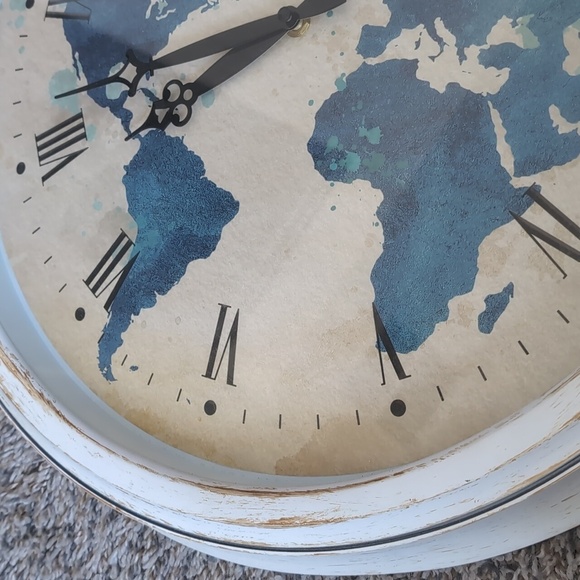 Big Wall Clock - Picture 2 of 5